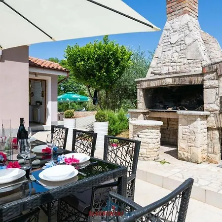 Sunshine Comfortable Villa